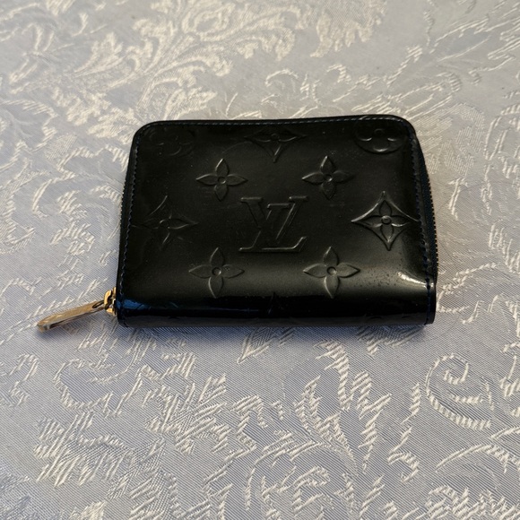 Louis Vuitton Vernis Zip Around Wallet - Picture 2 of 10